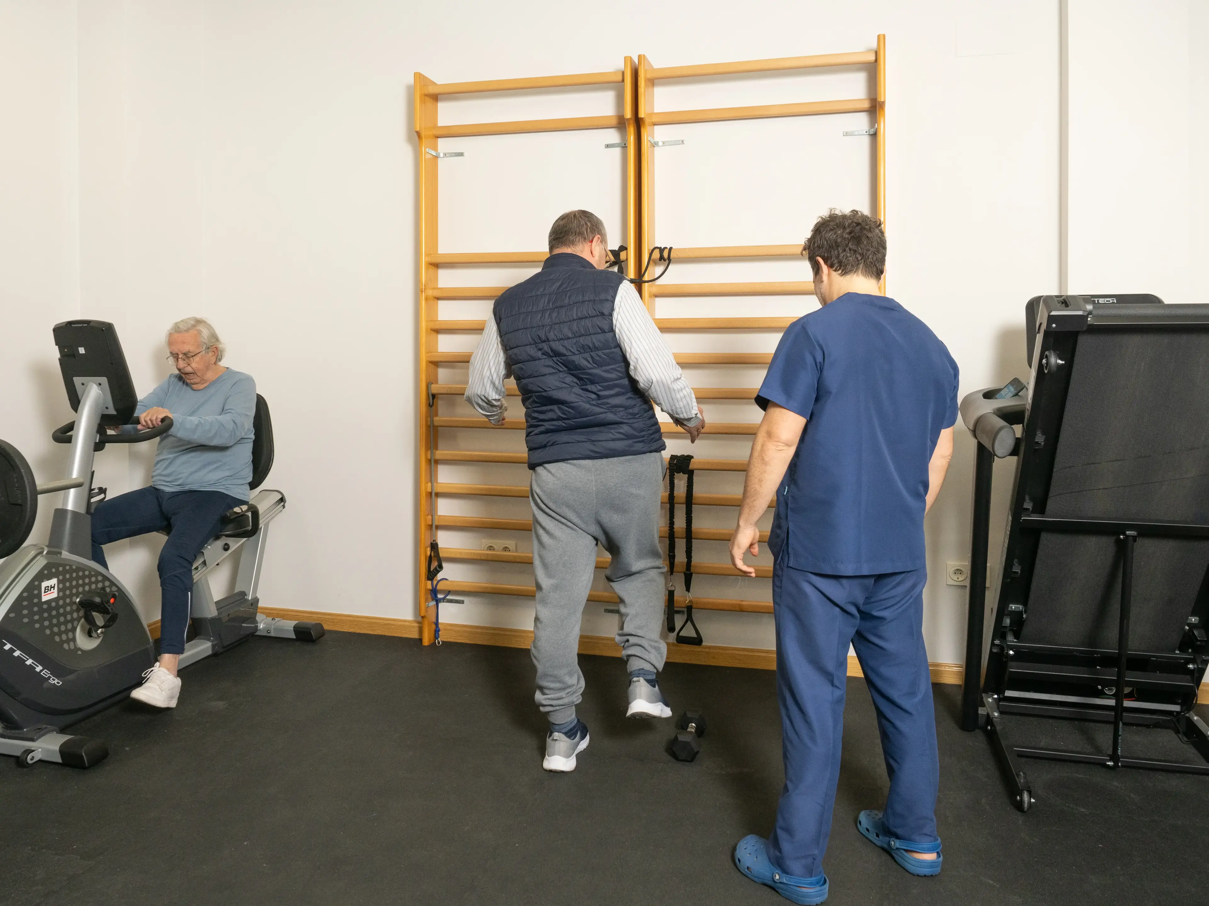 Ejercicio terapéutico en la clínica Enrique Fernández